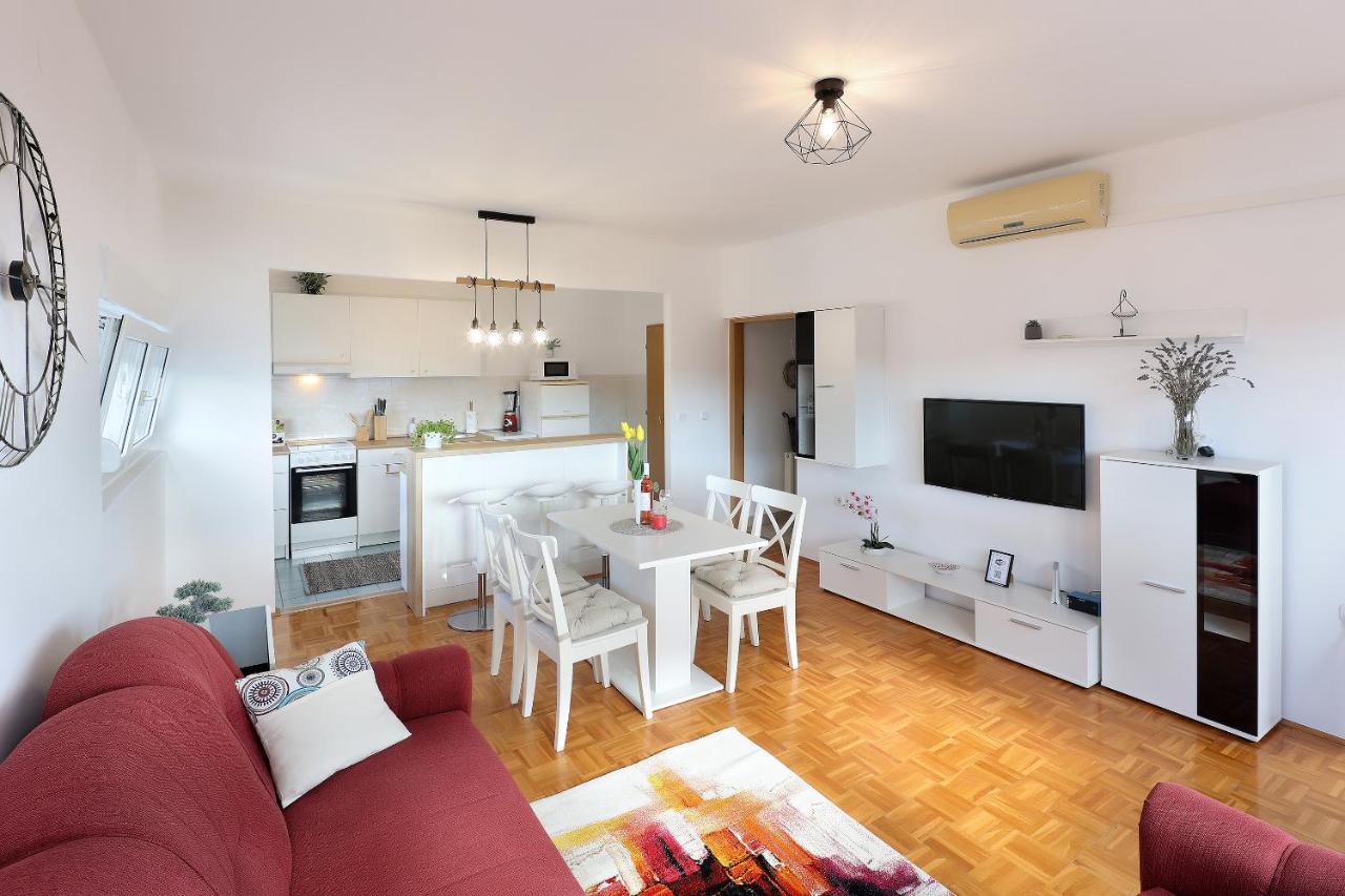 Apartment Leon - Sea View Rijeka Dış mekan fotoğraf